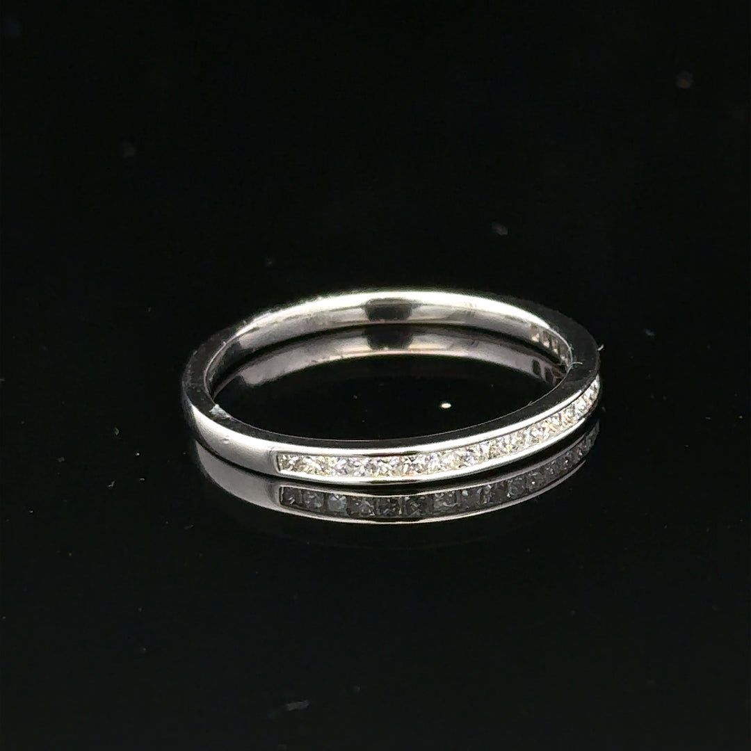 18ct white gold diamond ring size Q1/2 with sparkling diamonds, elegant jewelry piece, unbranded style, close-up view of the ring.