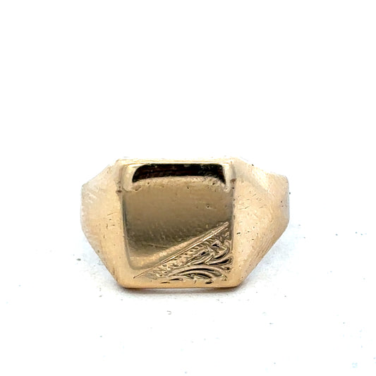 9ct yellow gold signet ring in size P1/2, featuring a smooth polished surface, by Reeves and Sons.