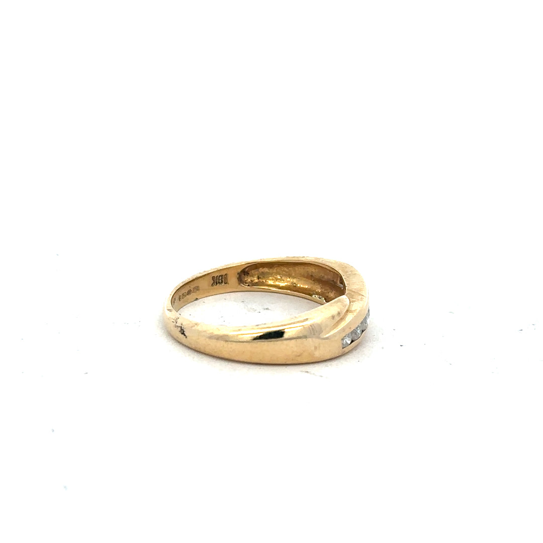 18ct yellow gold ring with 1/4 carat diamond, size Q, featuring a simple and elegant design.