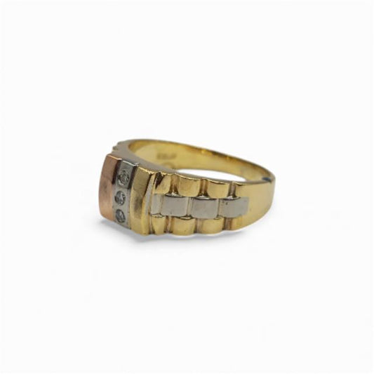 18ct yellow gold diamond ring with a central diamond, featuring a classic, elegant design.