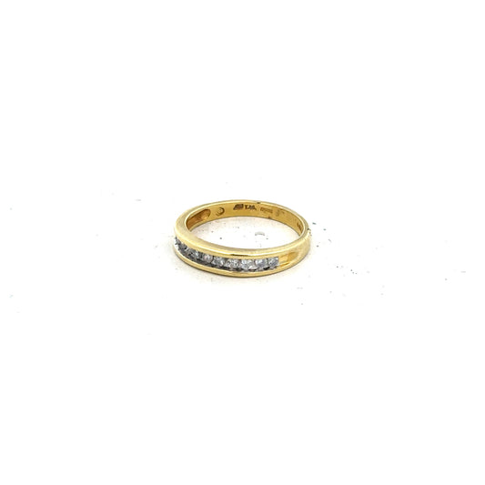 18ct yellow gold diamond ring in size L with sparkling diamonds, featuring a classic and elegant design.