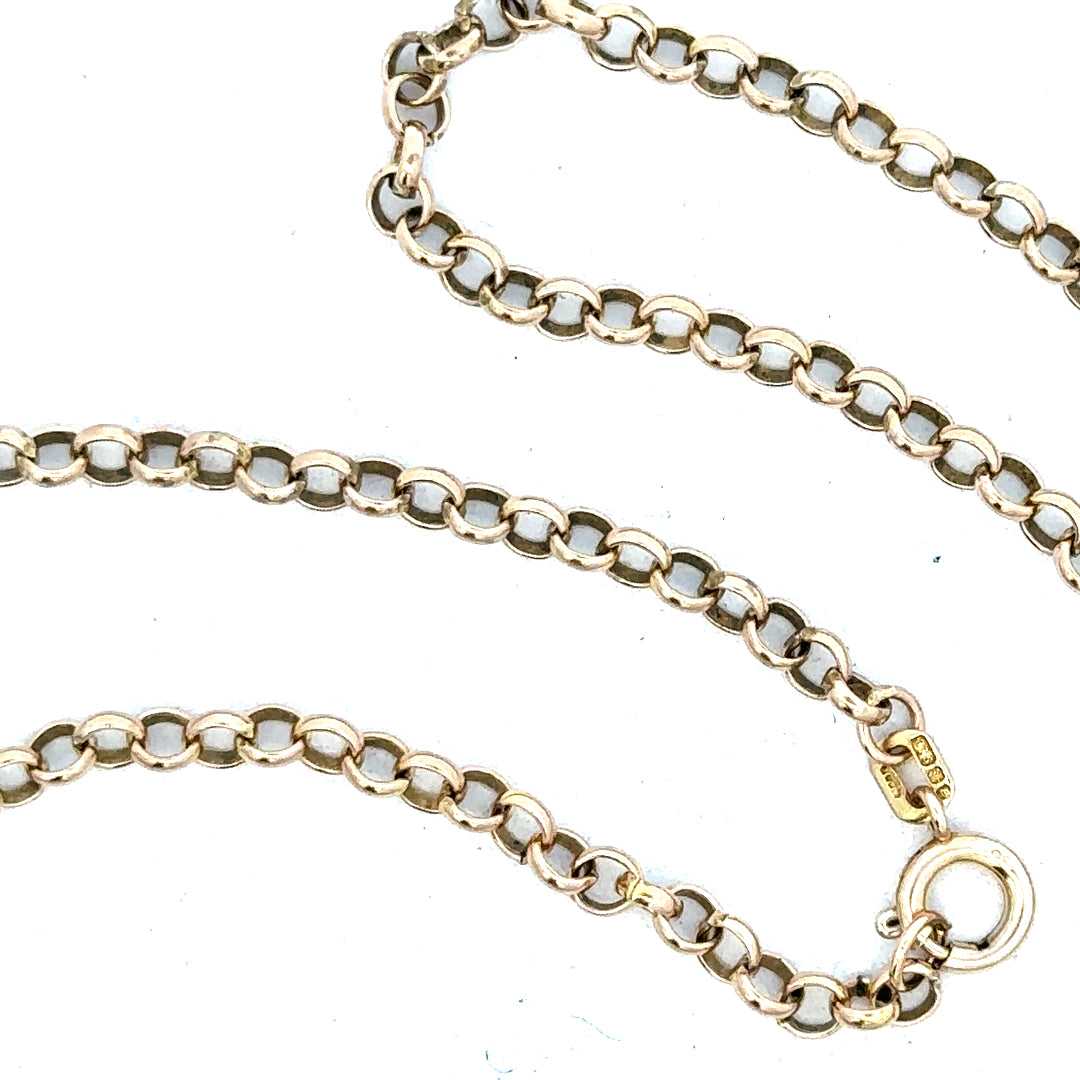 9ct yellow gold chain weighing 7.2g, unbranded jewelry chain with a classic design, shown against a neutral background.