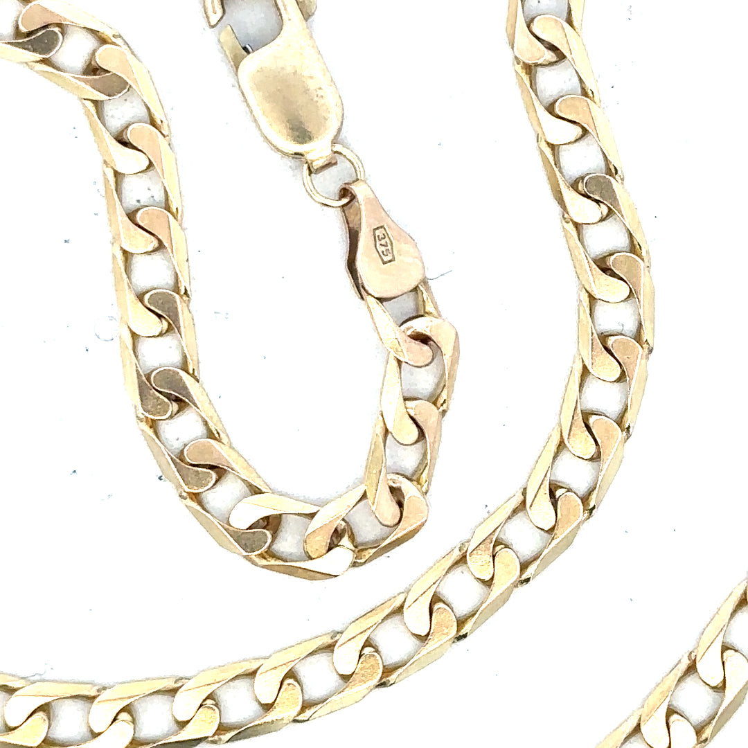 9ct yellow gold curb chain weighing 15.9g, unbranded jewelry chain with a classic curb link design.
