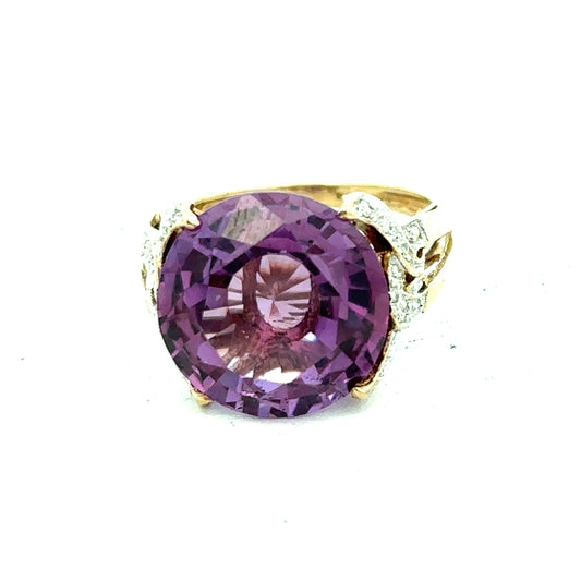 9ct yellow gold diamond ring in size M with a sparkling central diamond and a sleek, polished band.
