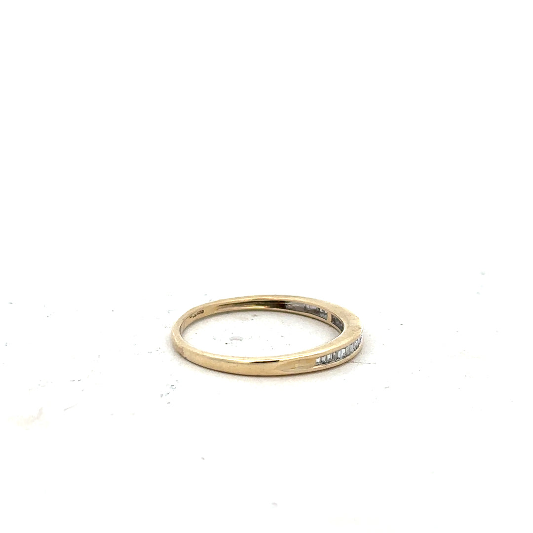 9ct yellow gold diamond ring in size N1/2 with sparkling diamonds, unbranded jewelry accessory.