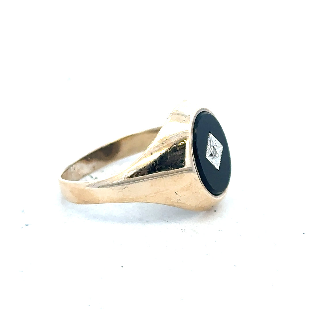 9ct yellow gold signet ring in size T with a smooth, polished surface, unbranded jewelry piece.