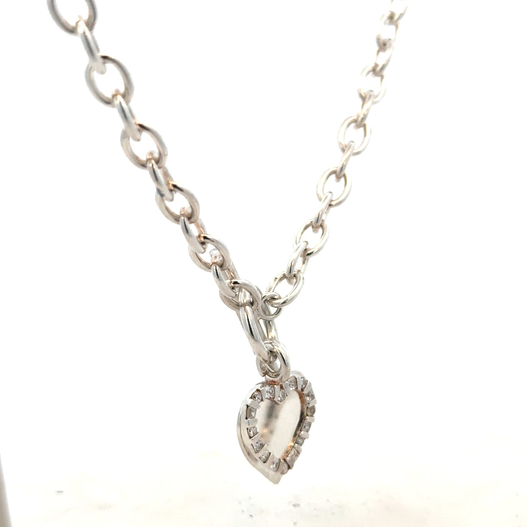 Silver chain weighing 32.4g with a classic design, displayed on a neutral background. Unbranded jewelry chain for versatile wear.