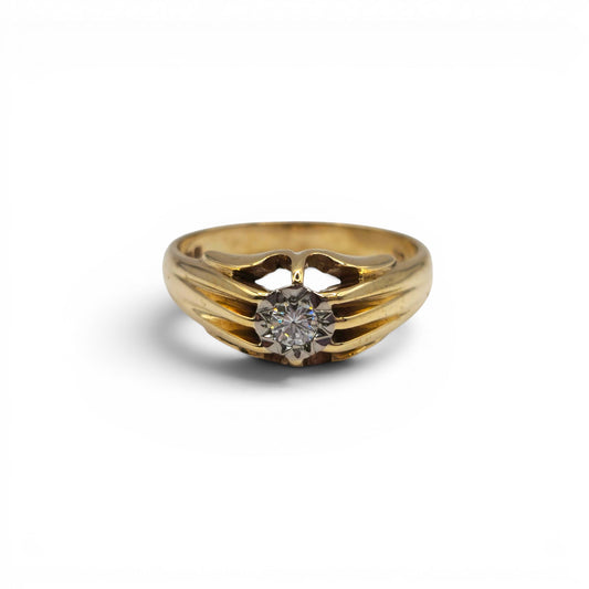 9ct yellow gold diamond ring by Reeves and Sons, featuring a sparkling diamond setting and elegant design.
