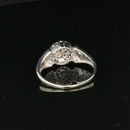 9ct white gold diamond ring in size M with 2.6g, featuring a sparkling diamond design.