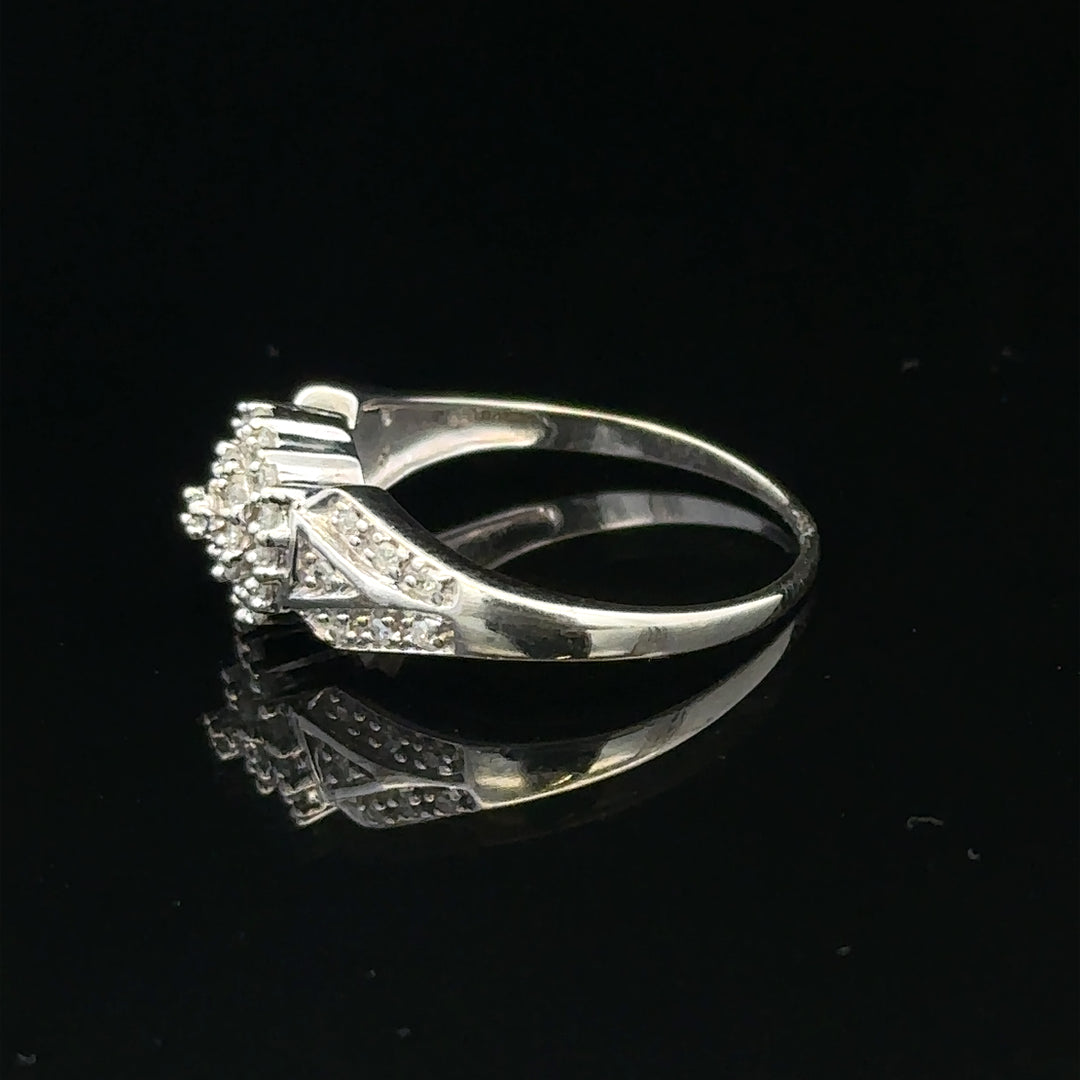 9ct white gold diamond ring, size M with sparkling diamonds, unbranded jewelry crafted in 2.6g of white gold.