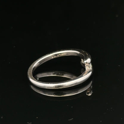 18ct white gold diamond ring, size M.5, featuring sparkling diamonds and elegant design, weighs 4.2g.