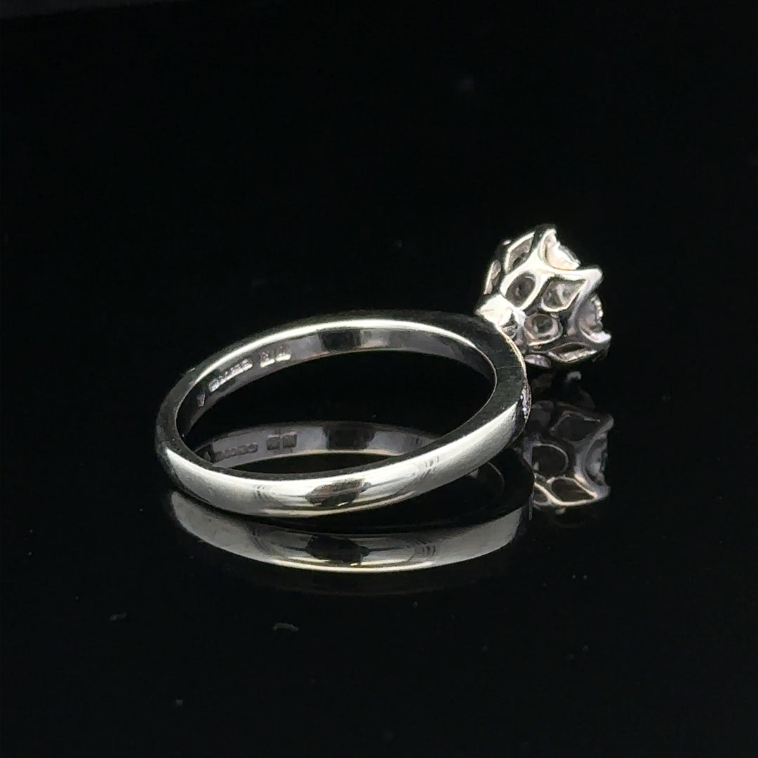 9ct white gold diamond ring, size M, with sparkling diamonds, weighs 3.2g, unbranded jewelry.
