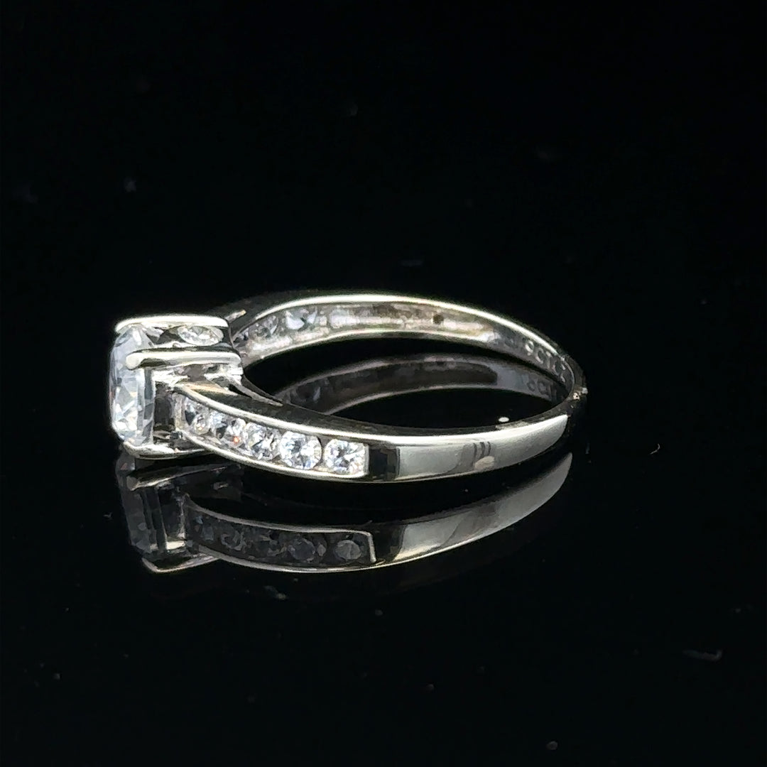 9ct white gold ring with size L 1/2 and 2g weight, unbranded, featuring a simple, elegant band design.