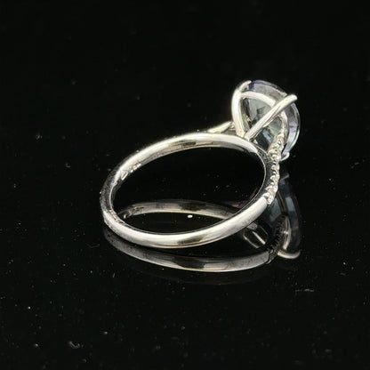 18ct white gold diamond ring in size L1/2 with sparkling diamonds, elegant jewelry piece featuring a sleek design.