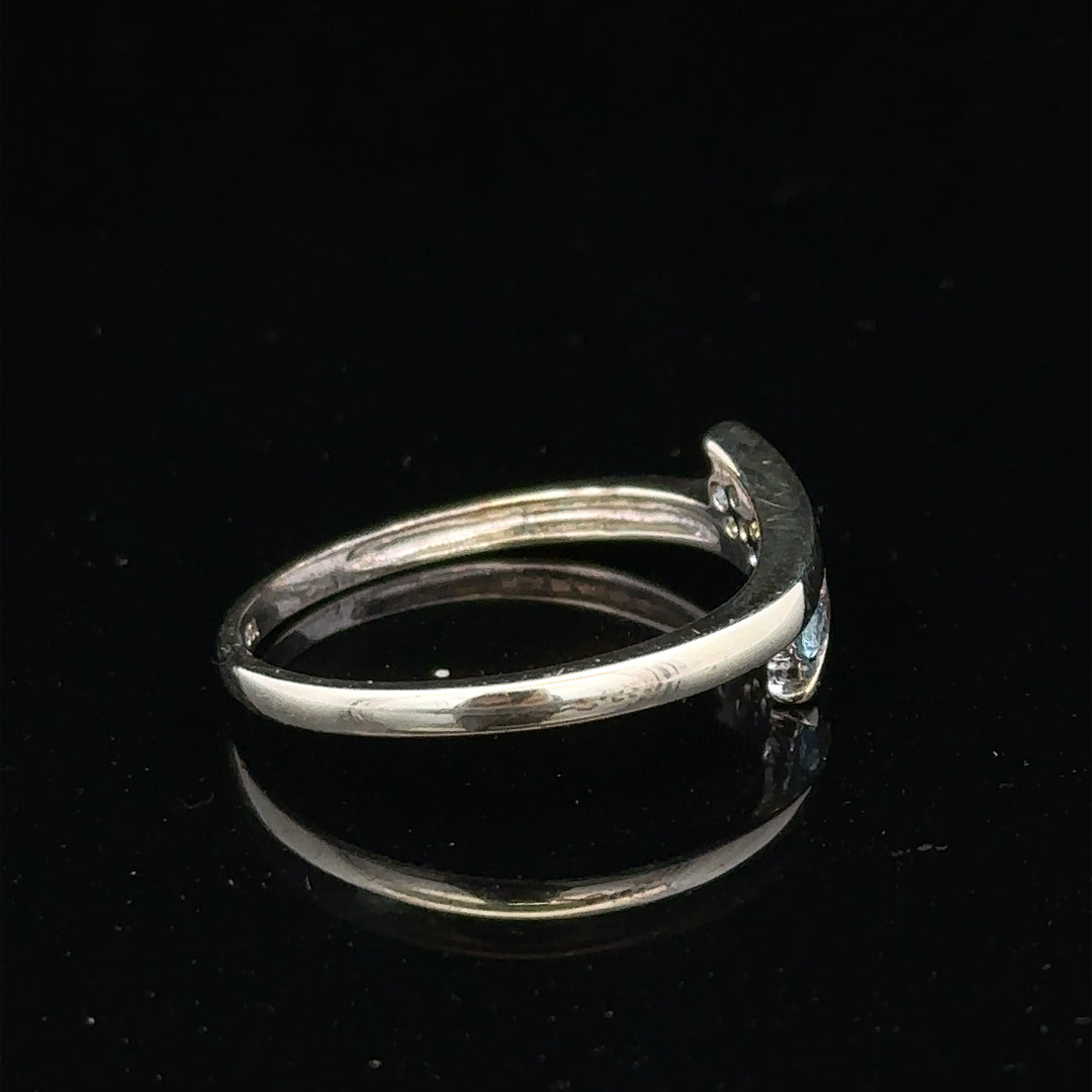 White gold diamond ring in size N1/2 featuring a sparkling diamond, unbranded 9ct white gold jewelry.