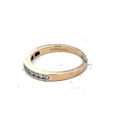 9ct yellow gold diamond ring with 1/4 carat total weight, size J1/2, featuring a solitaire design and unbranded craftsmanship.