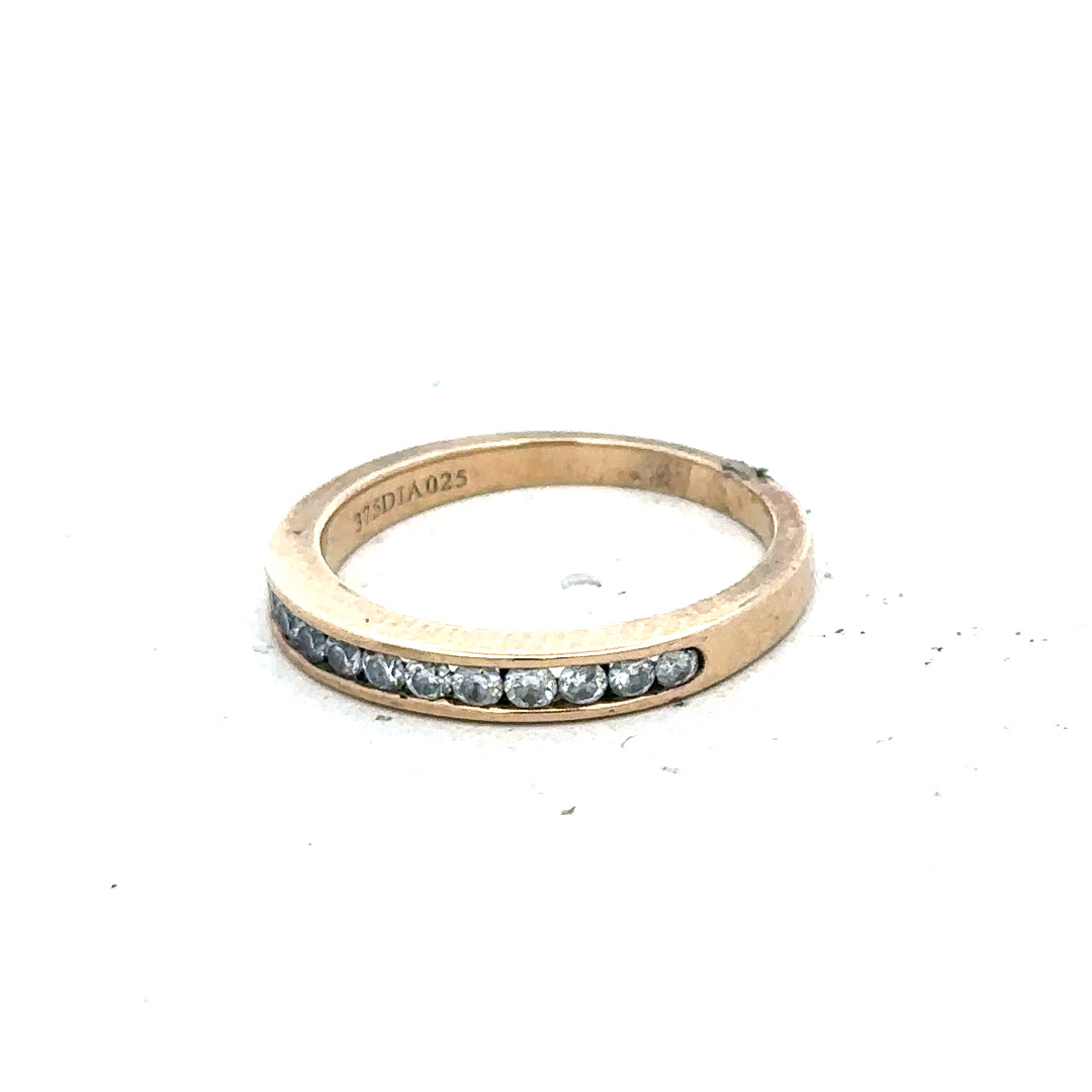 9ct yellow gold diamond ring with 1/4 caret sparkly diamond, size J½, featuring a sleek band and classic design.