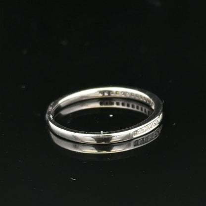 18ct white gold diamond ring in size Q1/2, featuring sparkling diamonds set in a sleek unbranded design.