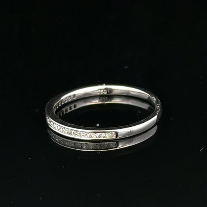18ct white gold diamond ring size Q1/2 with sparkling diamonds, unbranded, shown in close-up view.