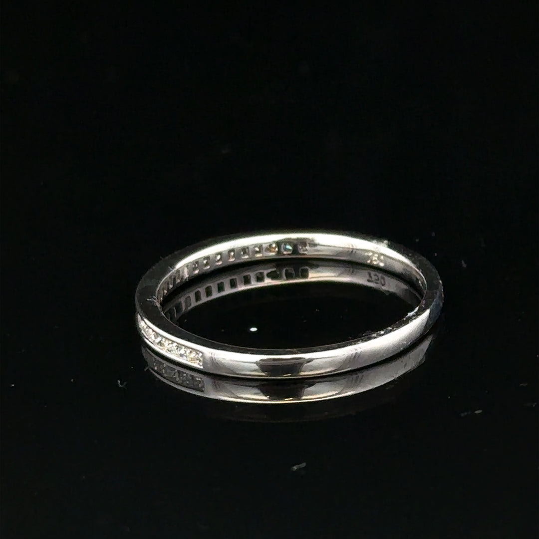 18ct white gold diamond ring size Q1/2, unbranded, showcasing a sparkling diamond setting on a polished band.