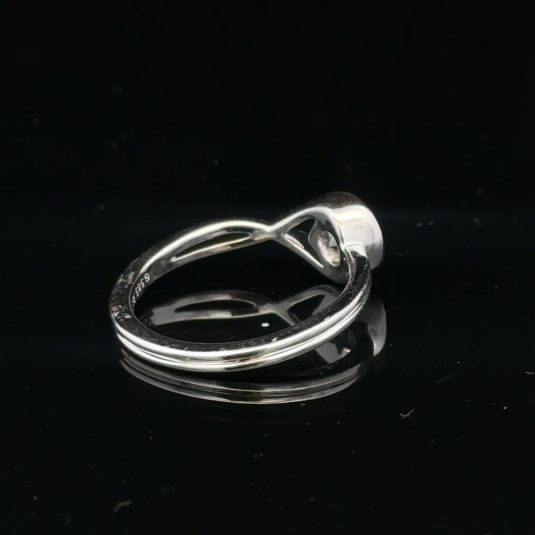 14ct white gold lab-grown diamond ring in size I, featuring a sparkling central diamond and elegant band design.