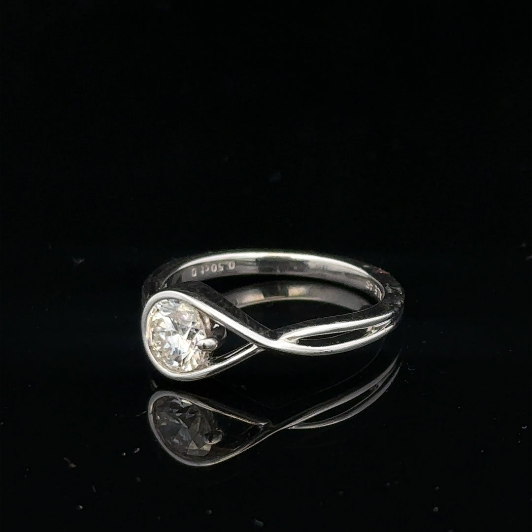 14ct white gold lab-grown diamond ring in size I, featuring a sparkling band with brilliant-cut diamonds.