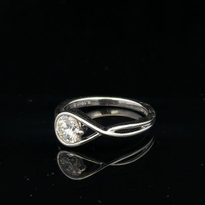 14ct white gold lab-grown diamond ring in size I, featuring a sparkling band with brilliant-cut diamonds.