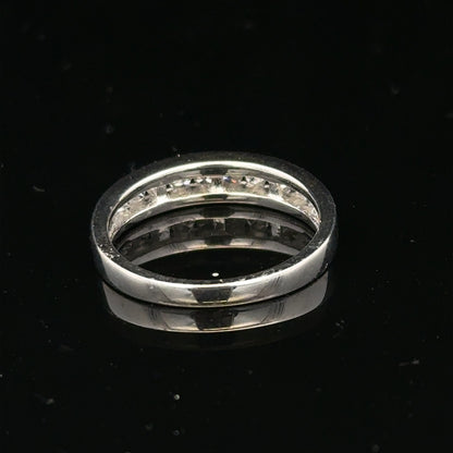18ct white gold diamond ring size L with sparkling diamonds, elegant jewelry piece by Un.