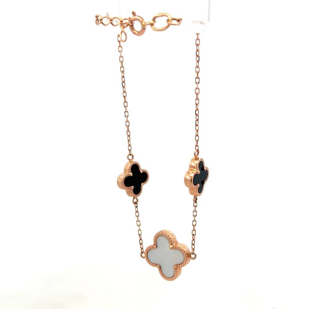 14ct gold bracelet weighing 3.4g from Reeves and Sons, featuring a delicate chain and classic design.