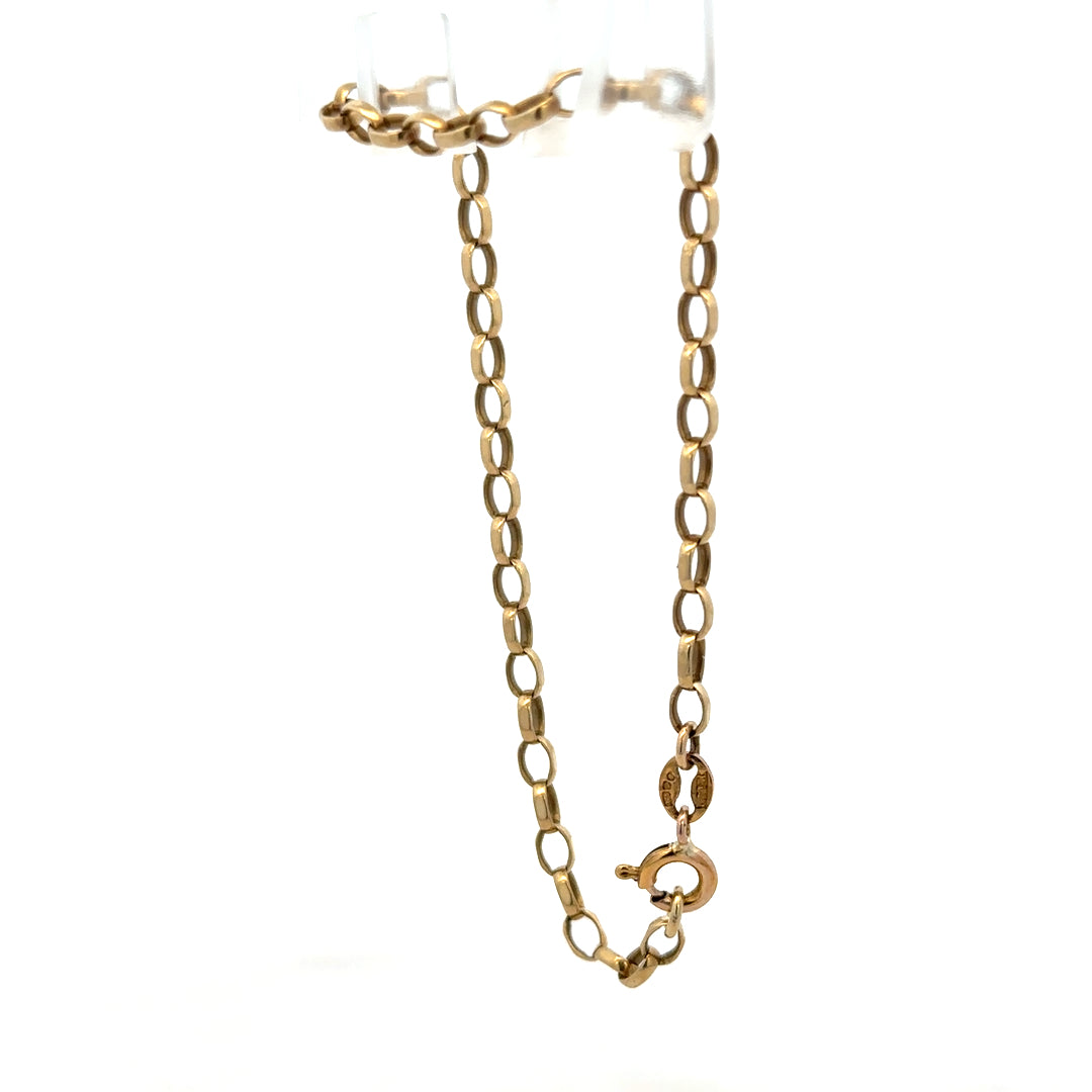 9ct yellow gold belcher bracelet by Reeves and Sons, featuring interlinked gold chain links, weighing approximately 3 grams.