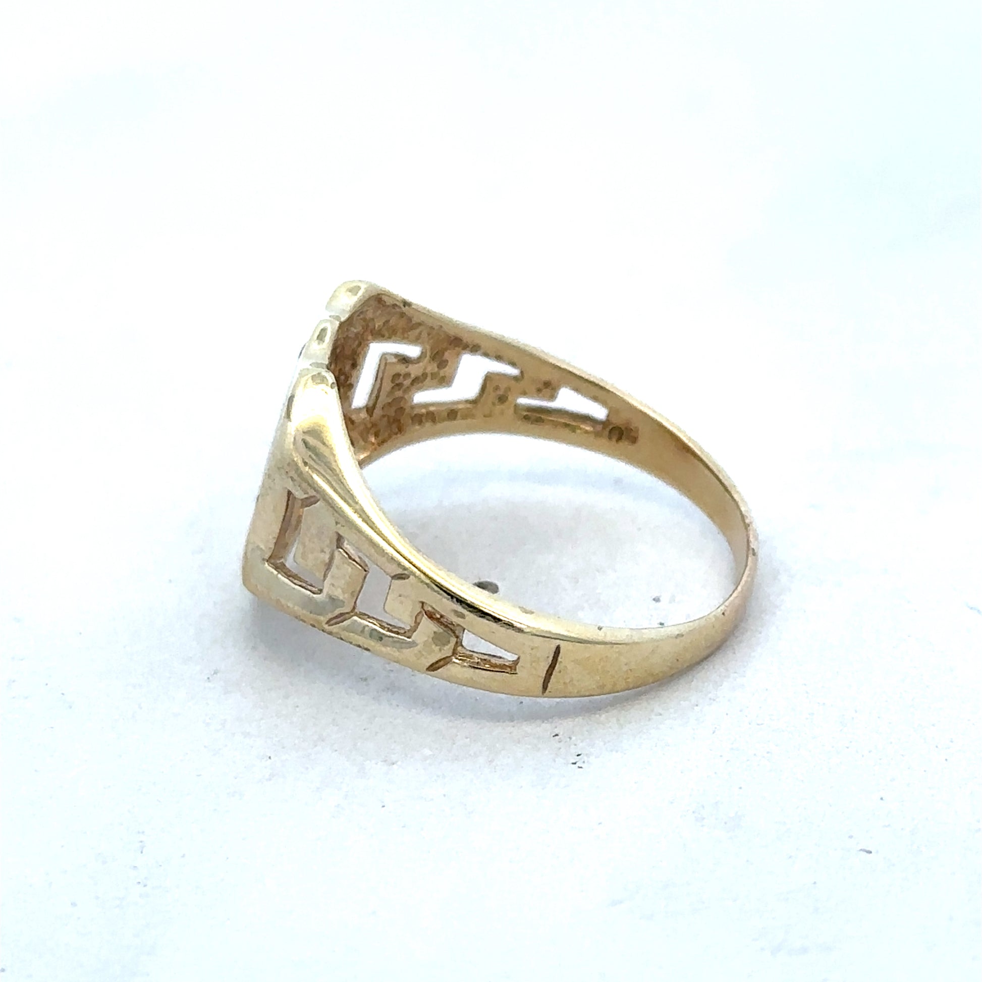 9ct yellow gold ring in size Y, crafted by Reeves and Sons, featuring a smooth polished band and classic design.