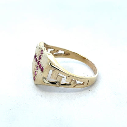 9ct yellow gold ring in size Y with a smooth polished band, crafted by Reeves and Sons.