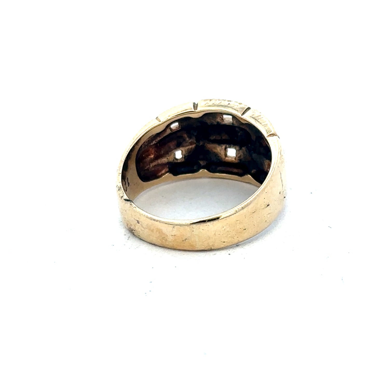 9ct yellow gold ring size Q1/2 with a smooth band, crafted by Reeves and Sons, displayed against a neutral background.
