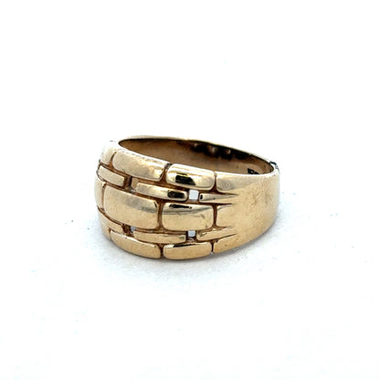 9ct yellow gold ring size Q1/2 with a smooth band, crafted by Reeves and Sons, shown on a plain background.