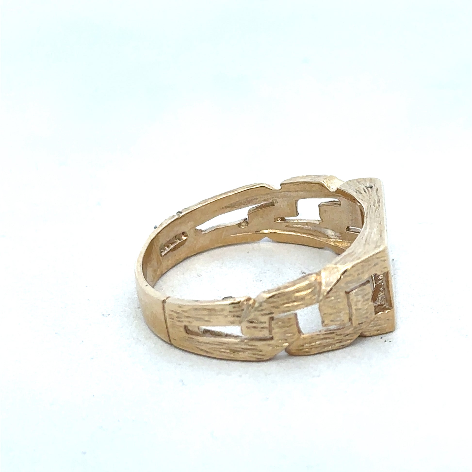 9ct yellow gold ring in size Y from Reeves and Sons, featuring a smooth band and polished finish.