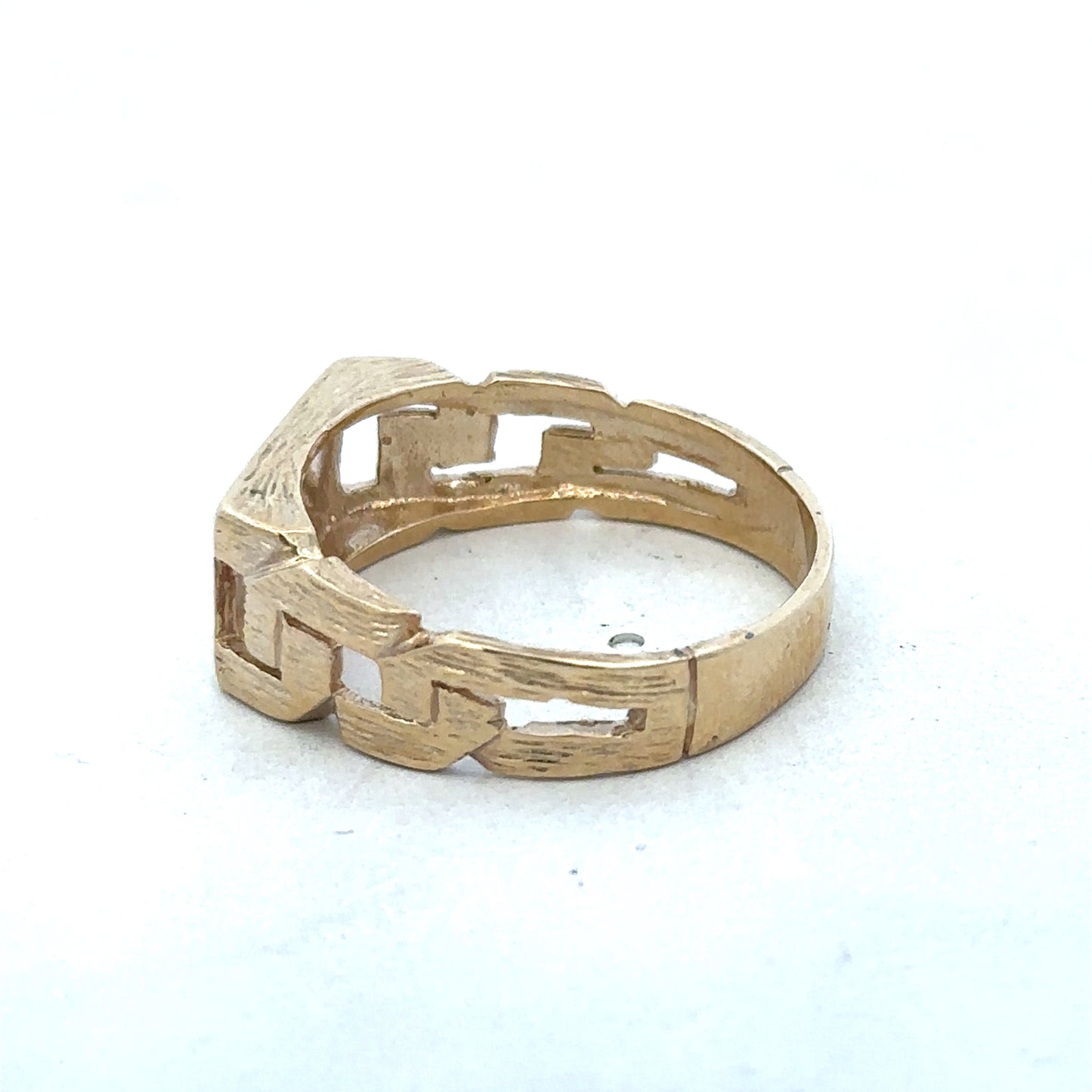 9ct yellow gold ring in size Y with a smooth polished band, crafted by Reeves and Sons.