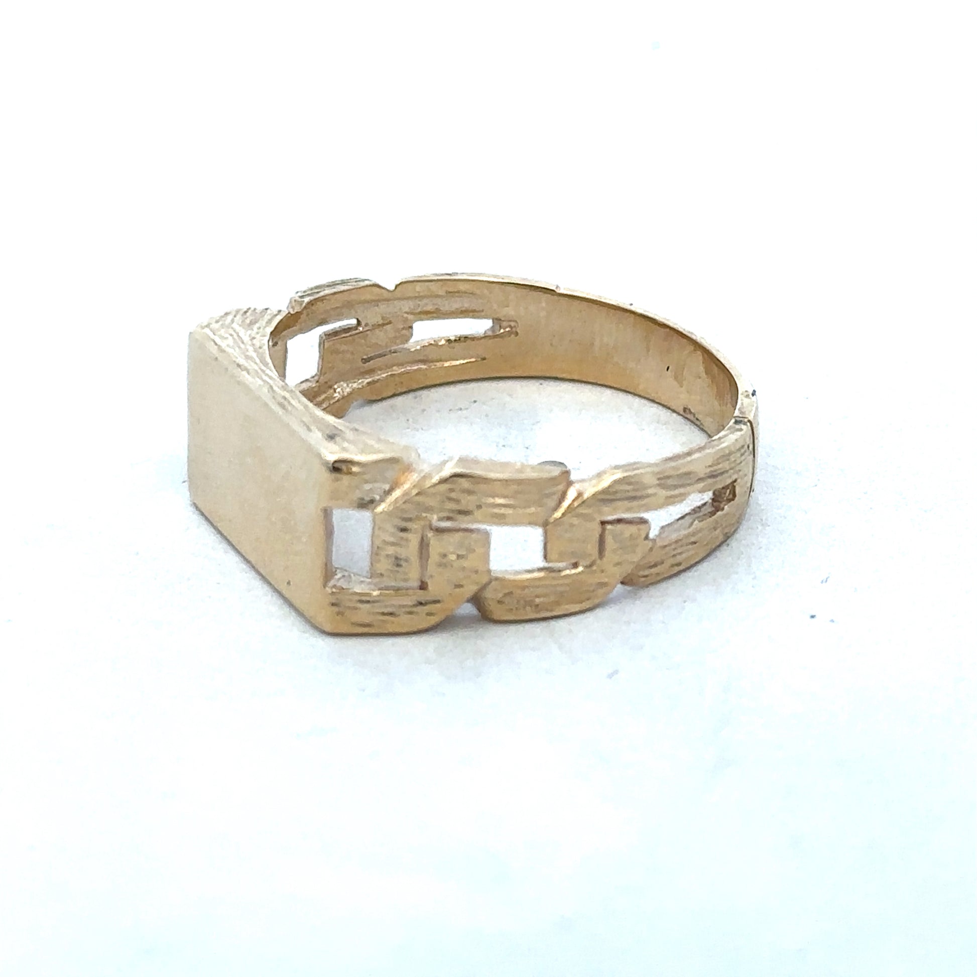 9ct yellow gold ring size Y by Reeves and Sons, featuring a smooth polished band and classic design.