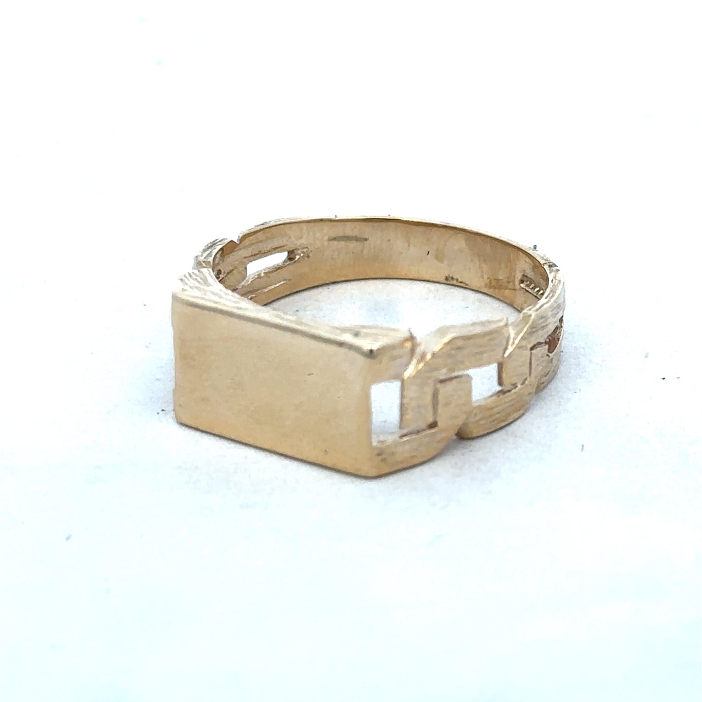 9ct yellow gold ring size Y with a polished band, crafted by Reeves and Sons, shown on a plain background.