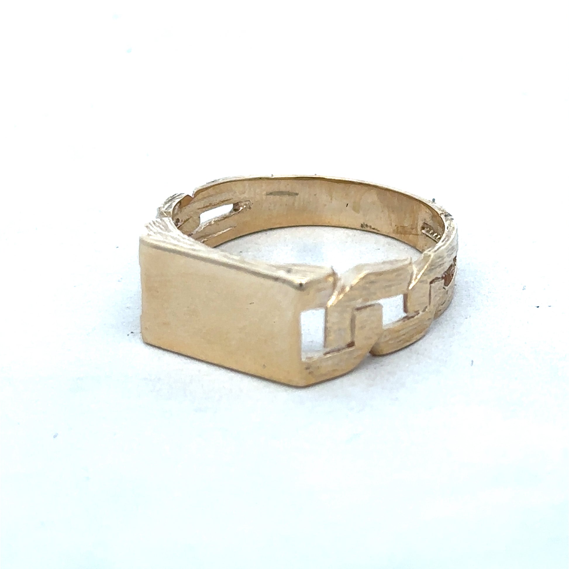 9ct yellow gold ring size Y with a polished band, crafted by Reeves and Sons, shown on a plain background.