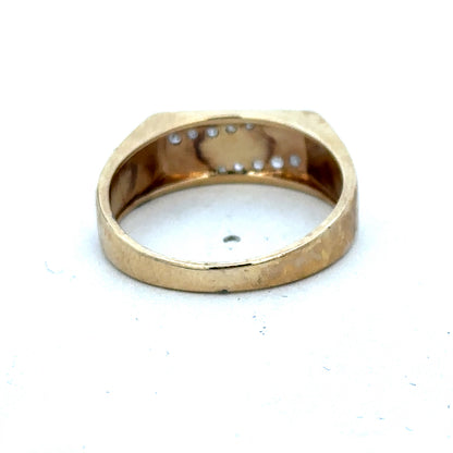 9ct yellow gold diamond ring in size V by Reeves and Sons, featuring a sparkling diamond setting.