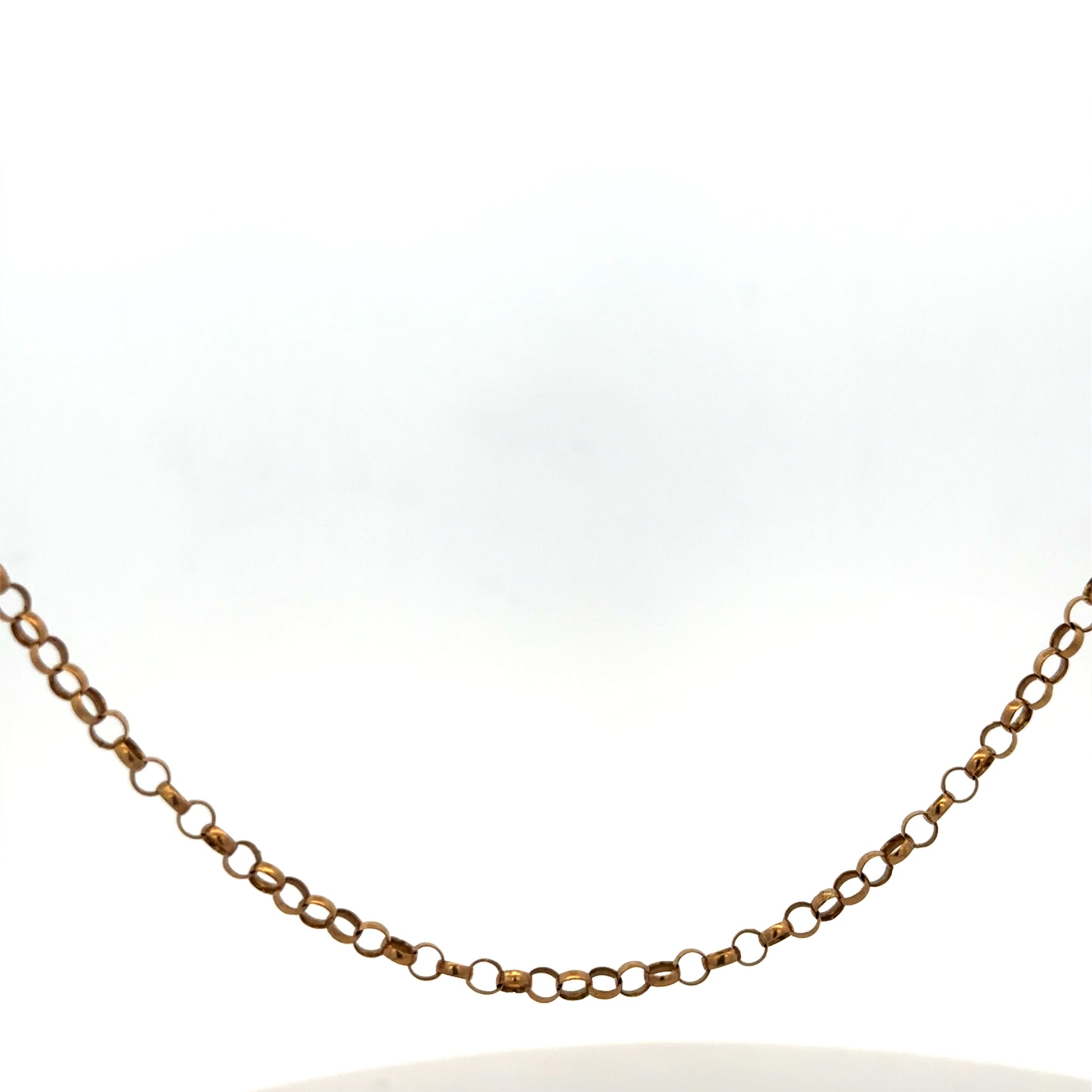 9ct yellow gold belcher chain weighing 4.7g, crafted by Reeves and Sons, featuring a classic linked design.