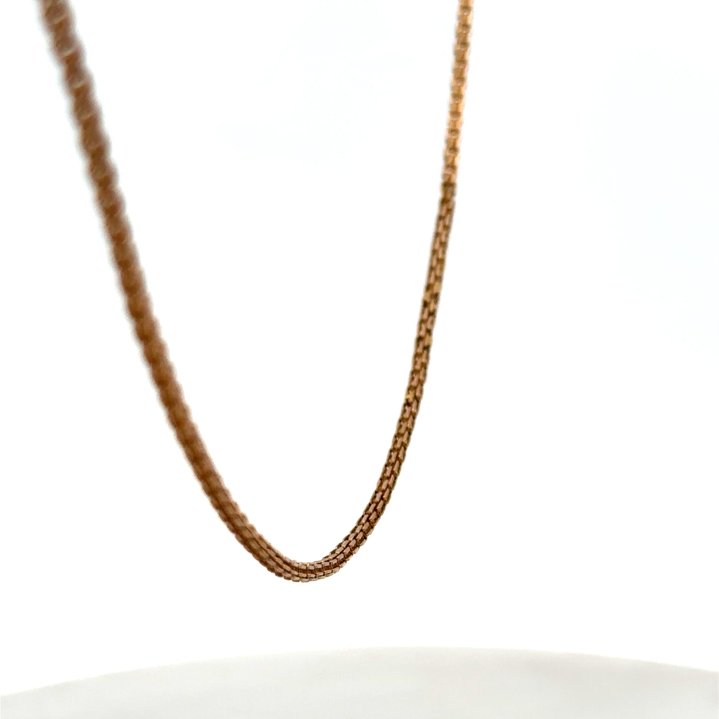 9ct yellow gold chain weighing 6.5g from Reeves and Sons, featuring a detailed chain link design.