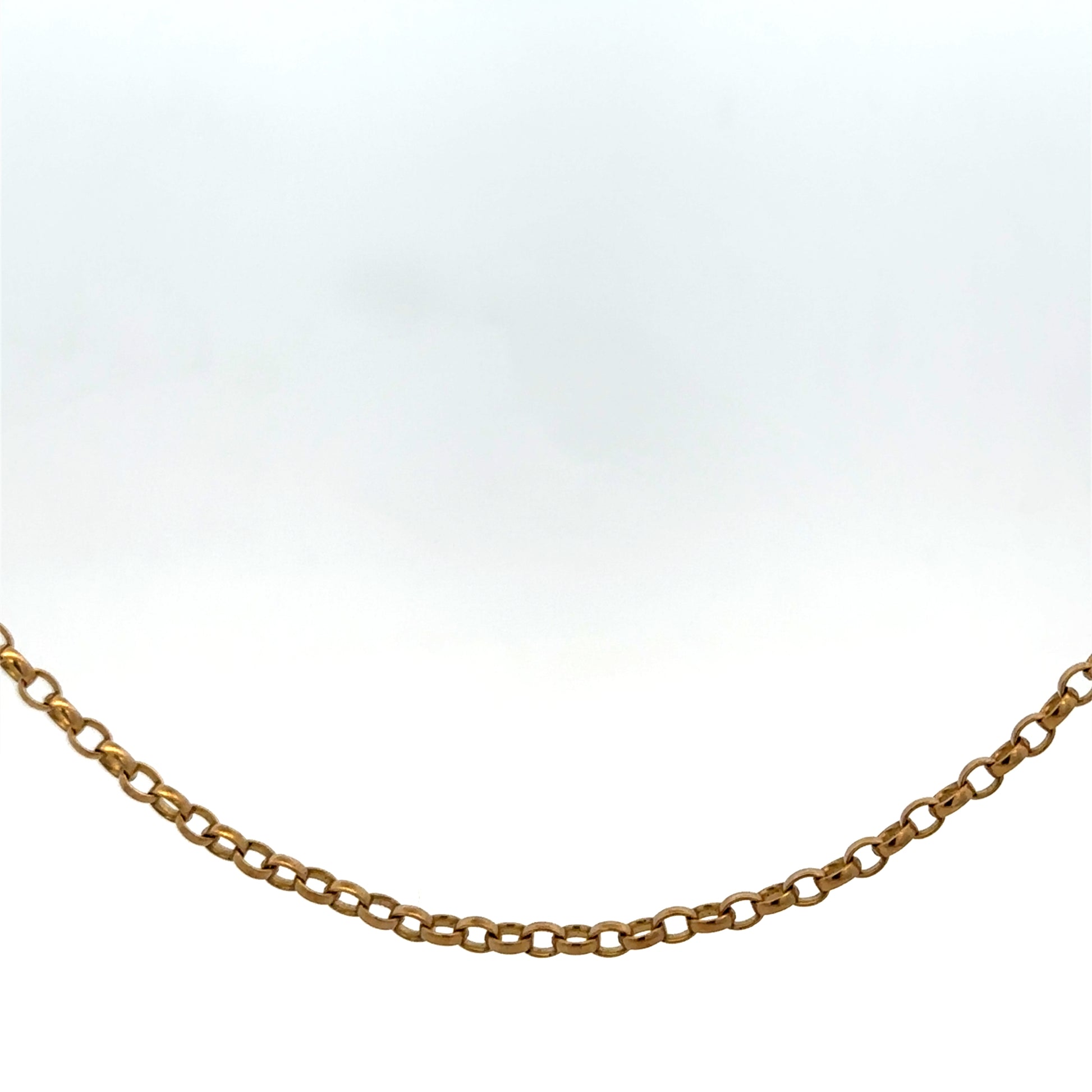 9ct yellow gold belcher chain weighing 6.2g, featuring classic link design by Reeves and Sons.