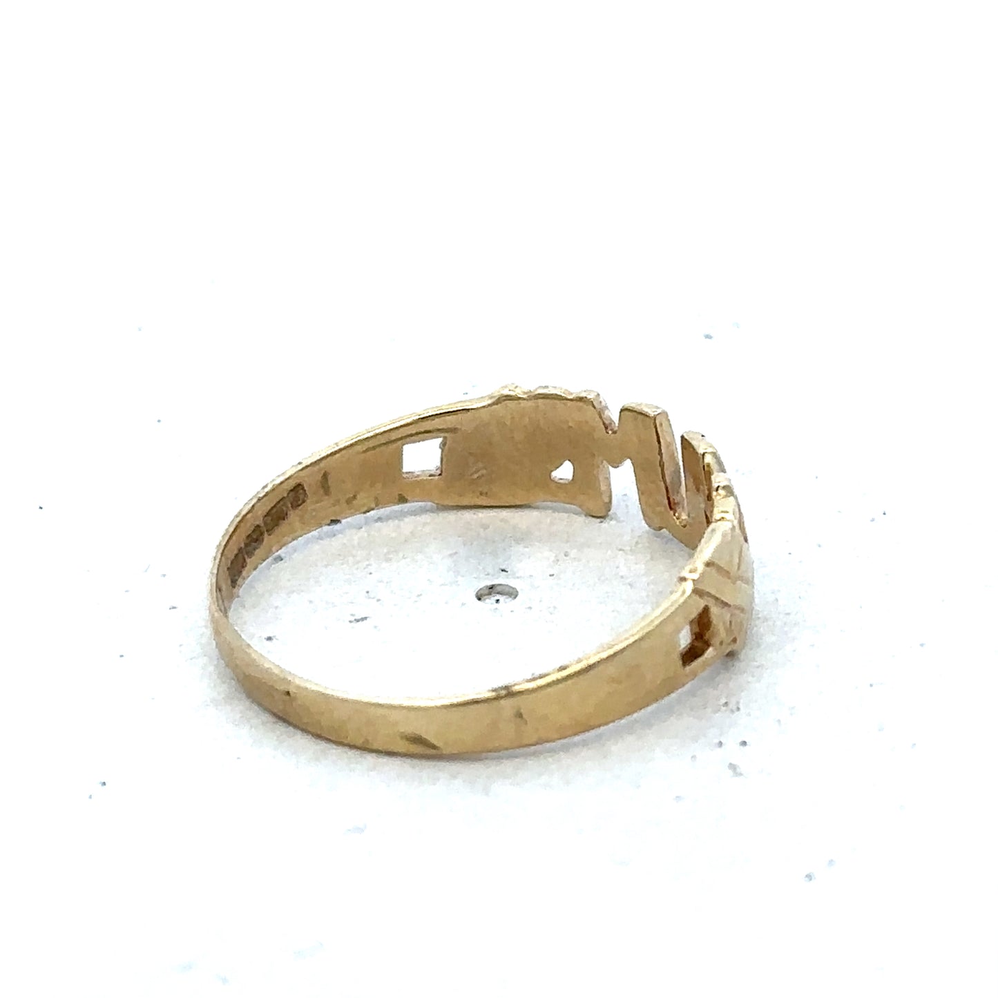 9ct yellow gold MUM ring with engraved design, size O, from Reeves and Sons, showcasing the detailed craftsmanship.