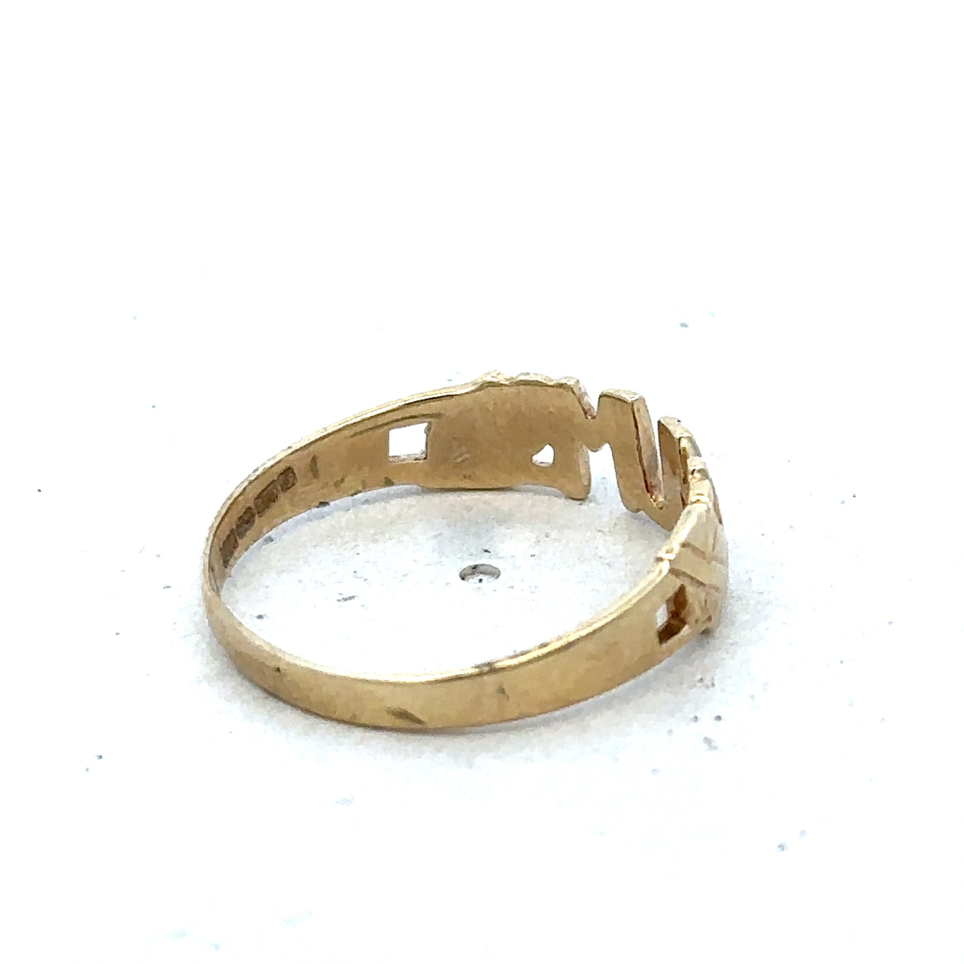 9ct yellow gold MUM ring with engraved design, size O, from Reeves and Sons, showcasing the detailed craftsmanship.
