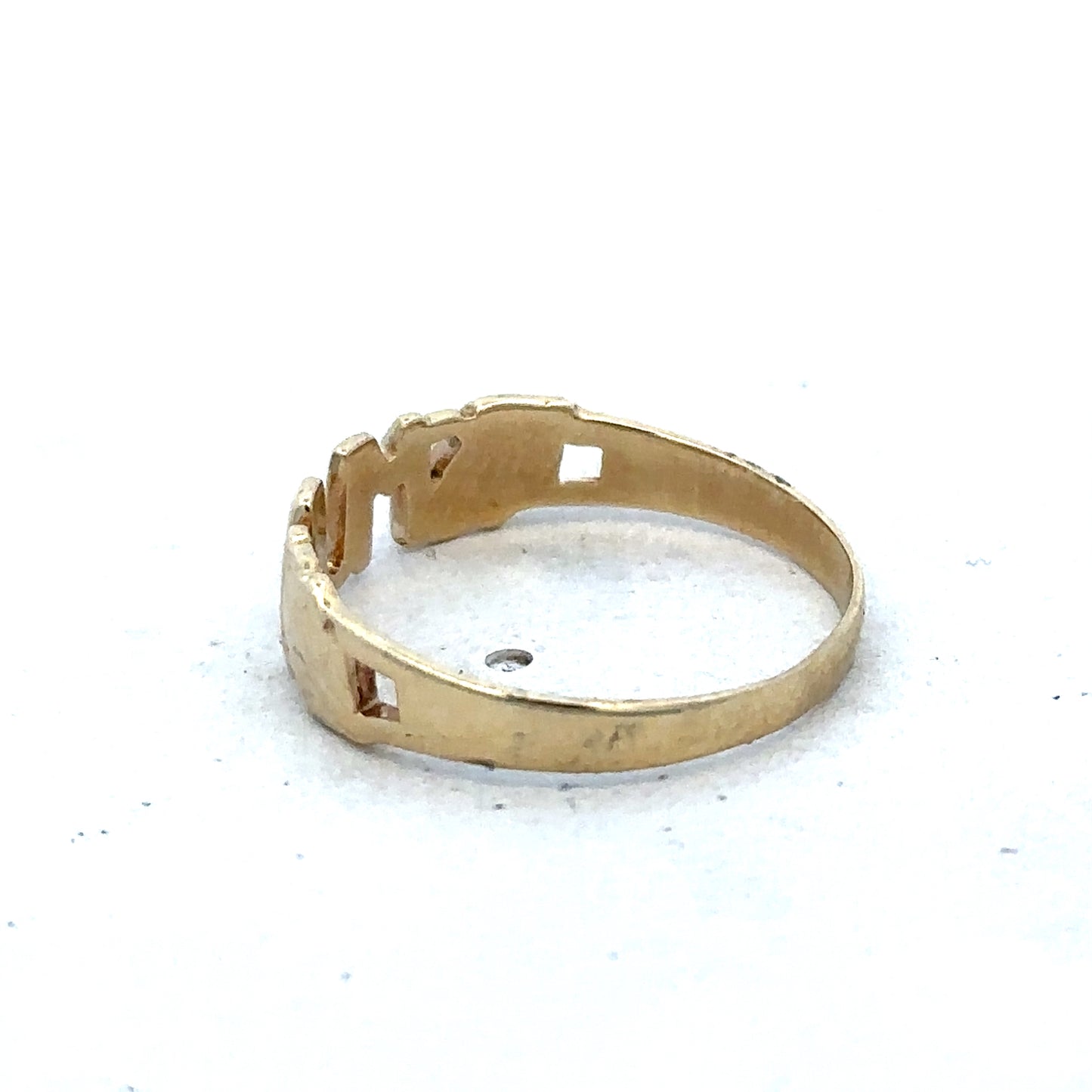 9ct yellow gold MUM ring in size O by Reeves and Sons, featuring a polished band and engraved design.