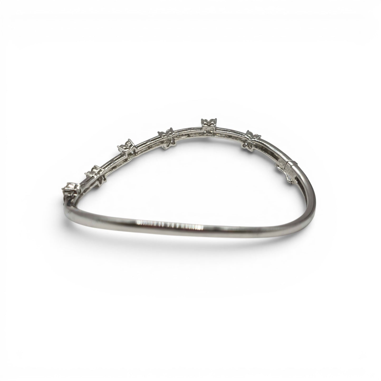 18ct white gold diamond hinged bangle  sh27244b