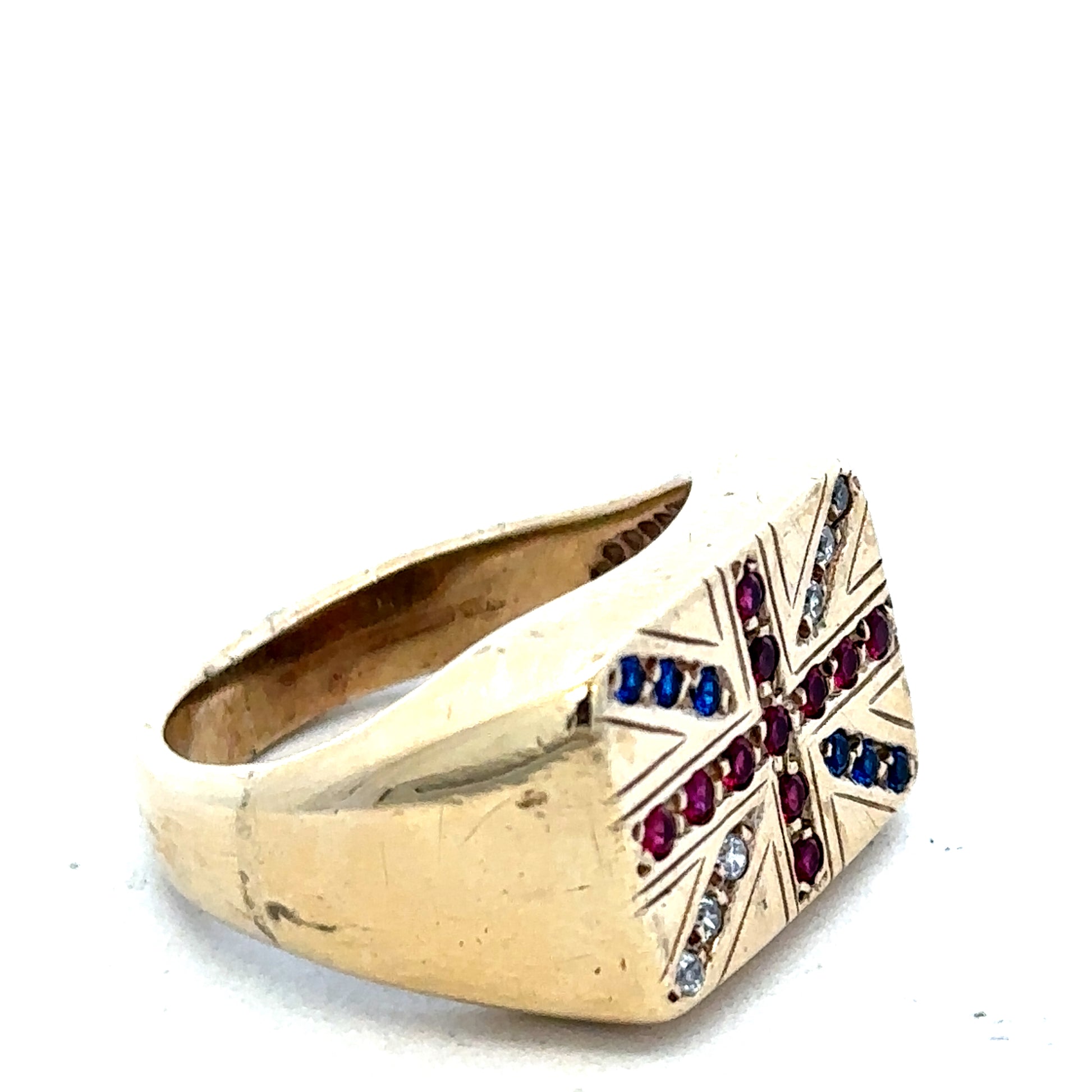 9ct yellow gold signet ring in size Q1/2, featuring a polished smooth surface, crafted by Reeves and Sons.