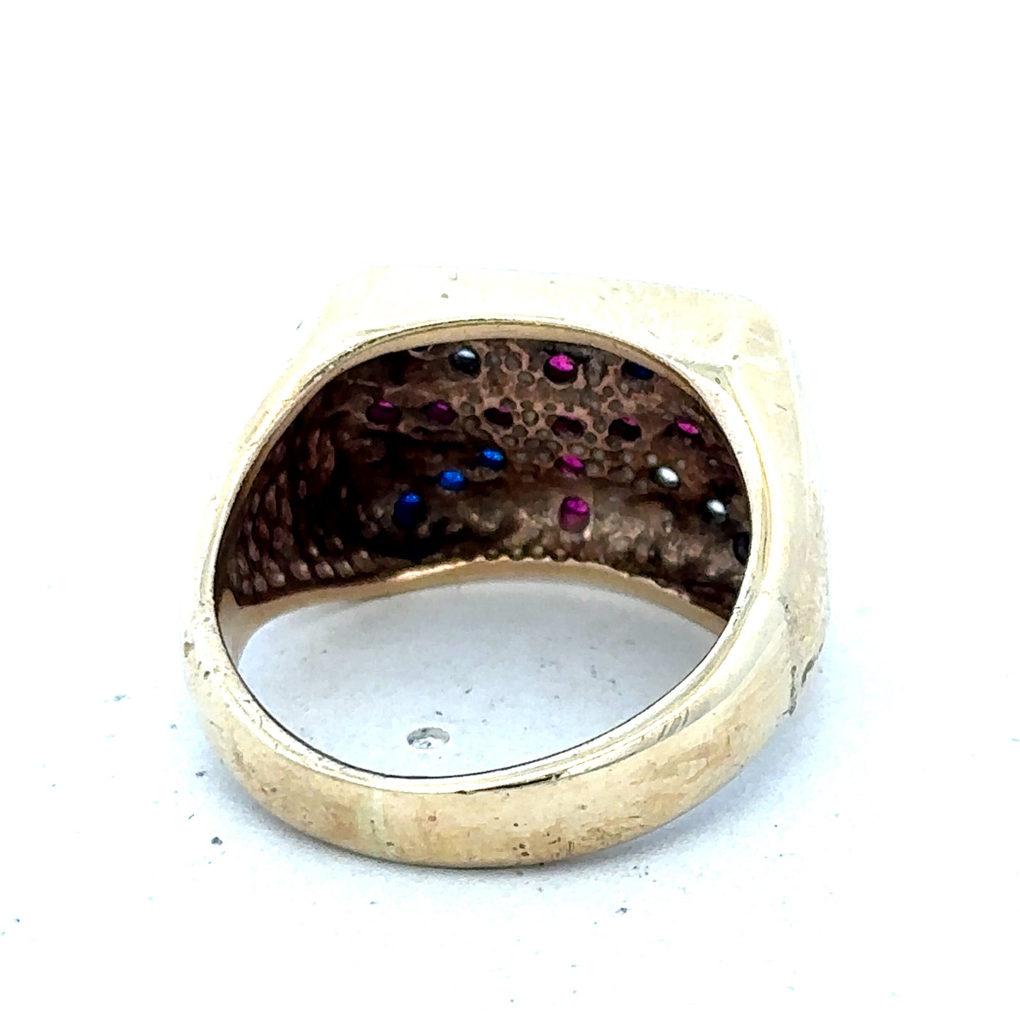9ct yellow gold signet ring in size Q1/2 with Reeves and Sons branding, showcasing smooth polished surface and classic design.
