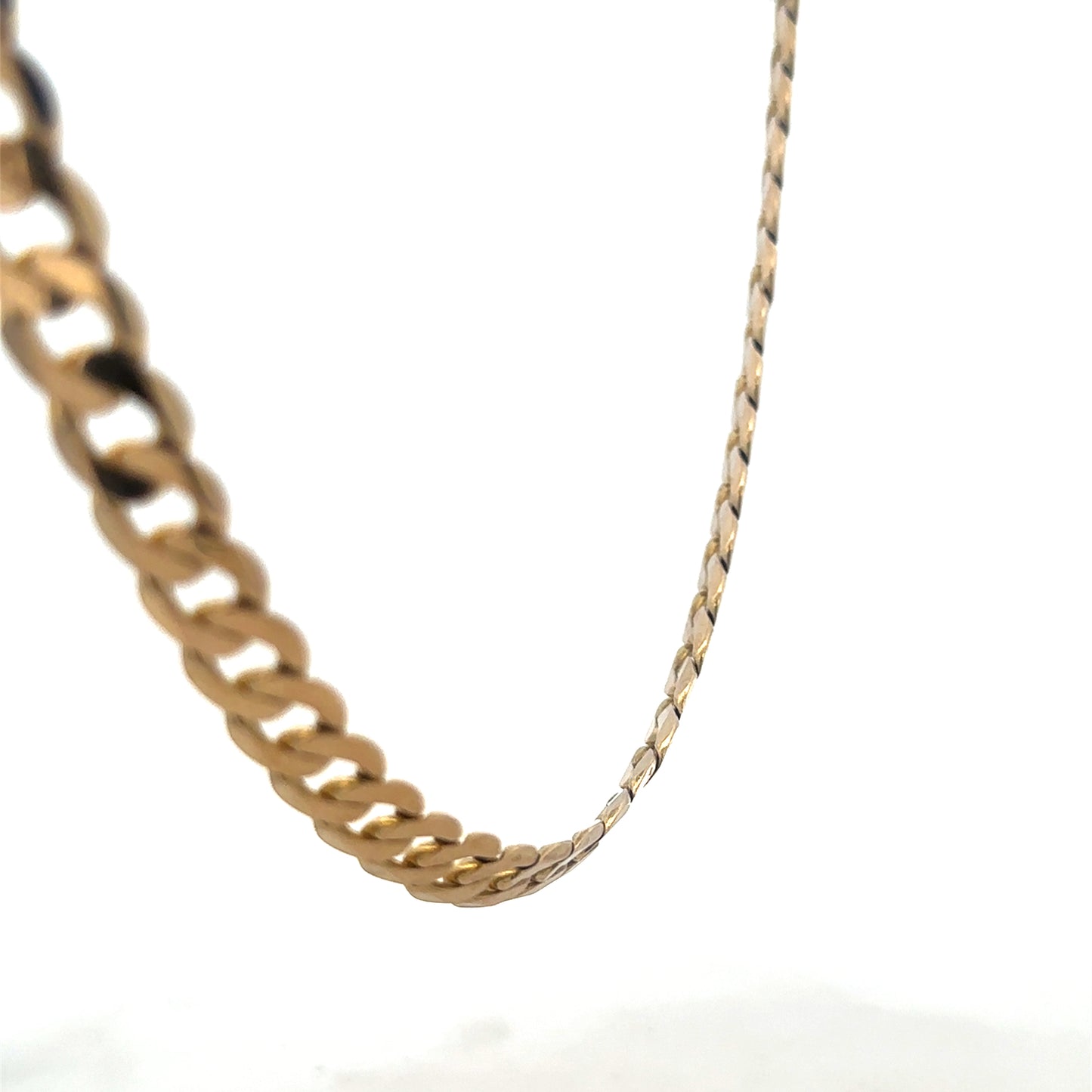 9ct yellow gold curb chain from Reeves and Sons, 47.6g, shown with close-up of links and gold finish.